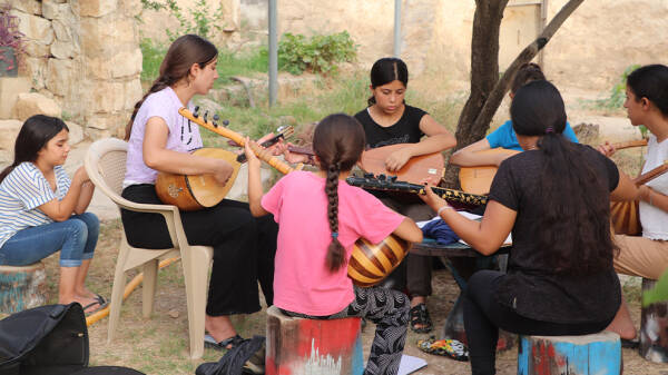 «Золотая Звезда» учит детей и юношество музыке