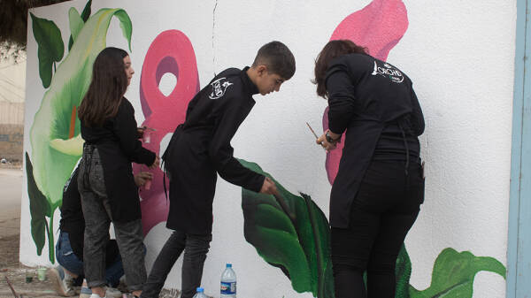 Художники граффити отразили женское сопротивление на стенах Камышло