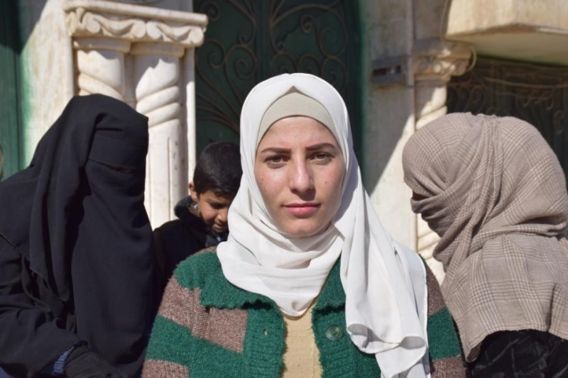 Женщины, вернувшиеся из лагеря Холь, представили свои изделия на общественном рынке в Ракке