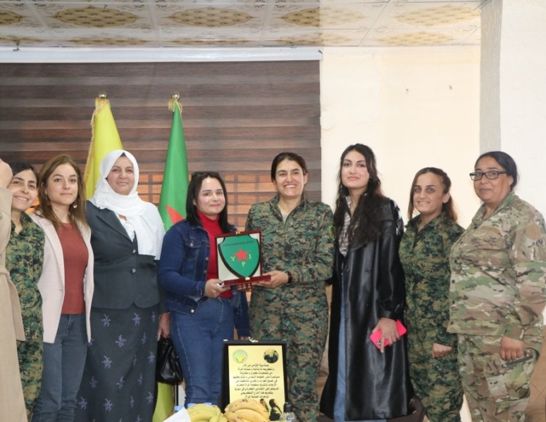 Женская организация Прогрессивной партии выразила поддержку ЖОС в честь 8 Марта