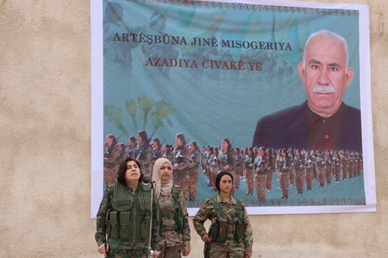 В Хасаке прошел военный парад по случаю 12-й годовщины ЖОС и дня рождения Оджалана