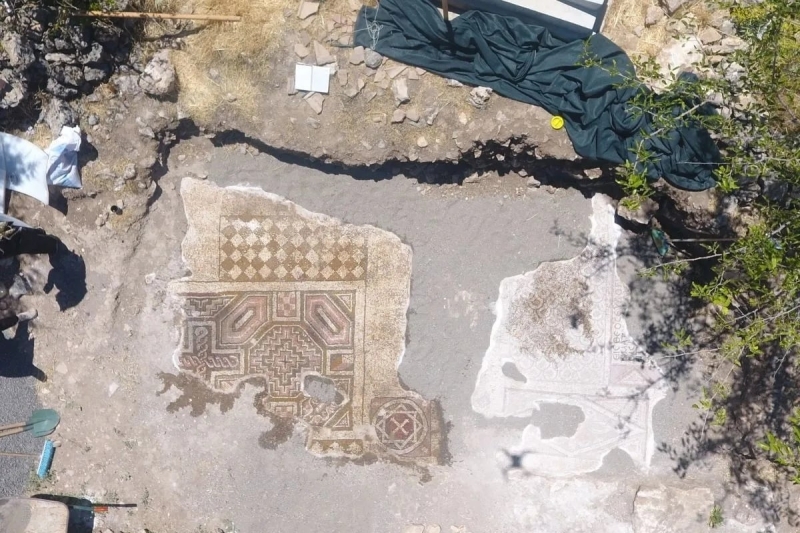 В Амеде обнаружена уникальная мозаика поздней античности с Звездой Давида и крестом