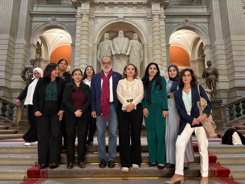 Женская делегация Рожавы начала визит в Швейцарии, встретившись с парламентариями и обществом