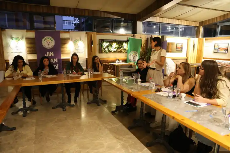 Женсовет ПНРД проводит встречи с женщинами в Анкаре