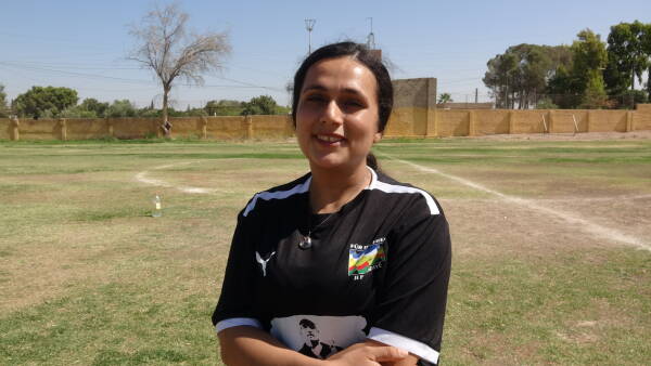 Перемещенные жительницы Африна преуспели в футболе